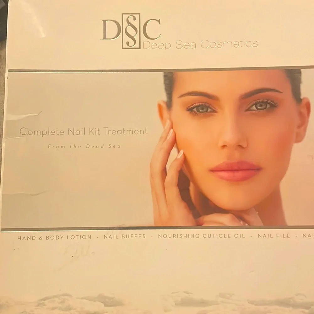 NIB Deep Sea Complete Cosmetics Nail Kit